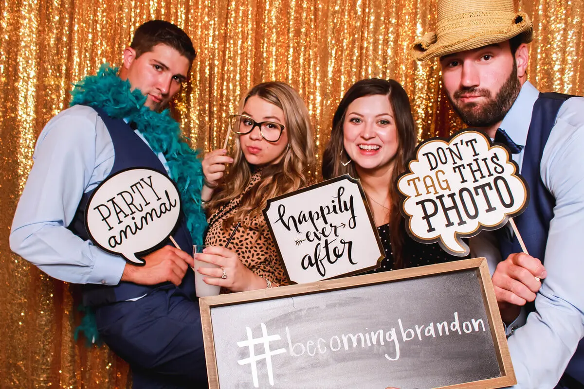 How to Choose the Perfect Photo Booth for Your Wedding